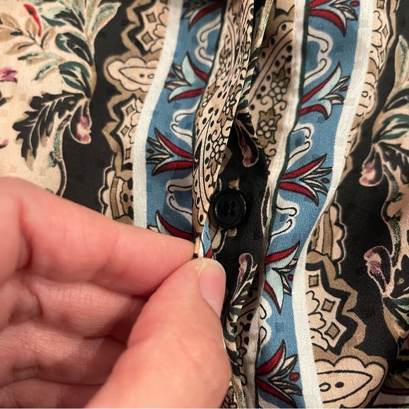 Chicos Long Sleeve Satin Shirt Size2 (12/14) Multicolor Floral Hidden Button Up - Picture 10 of 11